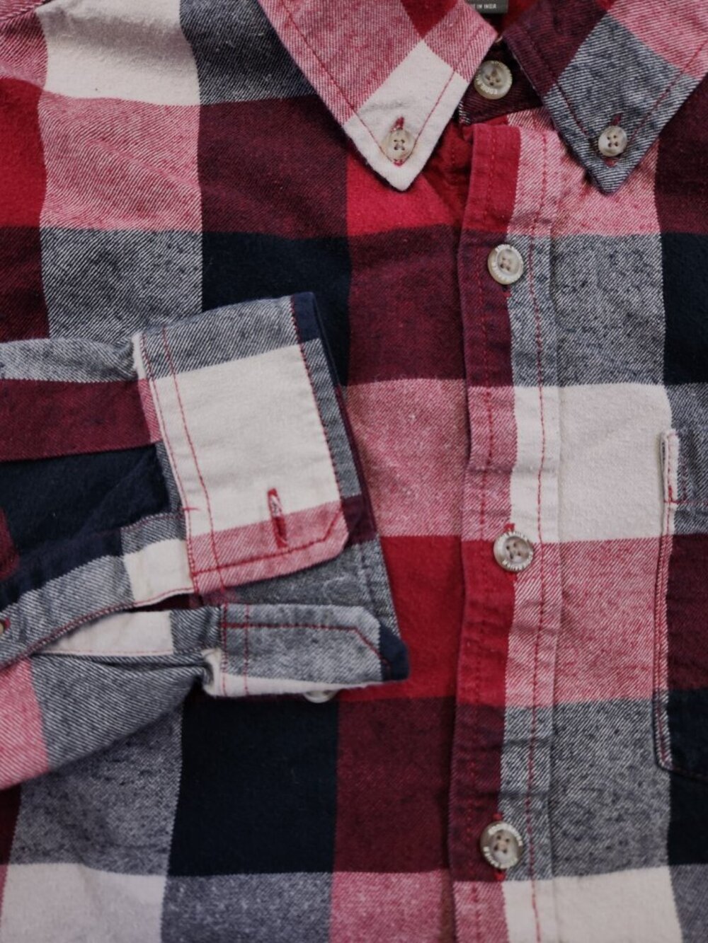 Eddie Bauer Relaxed Fit Men's Medium Red Plaid Flannel Long Sleeve Button Up - Picture 7 of 9